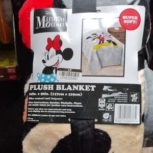 Disney Minnie Mouse Plush Blanket - Red, Black, White